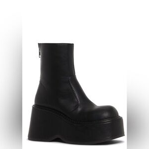 Current Mood Platform Boots sz 7